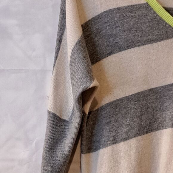 Gap Womens Sweater Green Gray Knit Striped Short Sleeve V-neck Preppy Style -XS - Picture 5 of 14